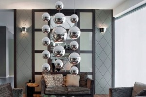 Girlanda srebrne kule Ø 10 cm ze stali nierdzewnej 120 cm do okna witryny