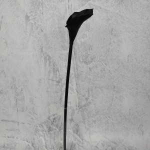 KALIA czarna gumowa silikon kalla sztuczna gałązka 70 cm NIE BARWI