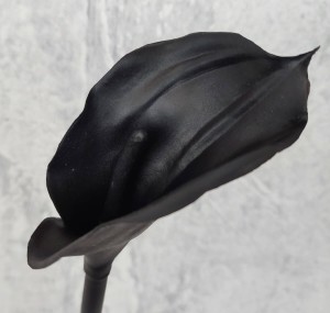 KALIA czarna gumowa silikon kalla sztuczna gałązka 70 cm NIE BARWI